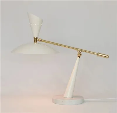 Lámpara de mármol blanco